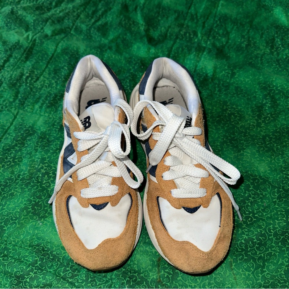New Balance Women's 5740 Low Top Sneakers Brown/Blue 6 US used